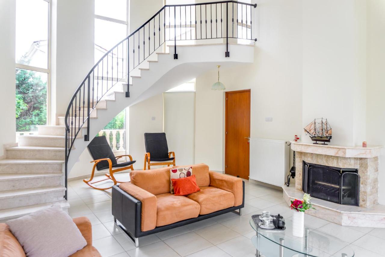 Villa Deja Blue By Ezoria Villas Коръл бей Екстериор снимка