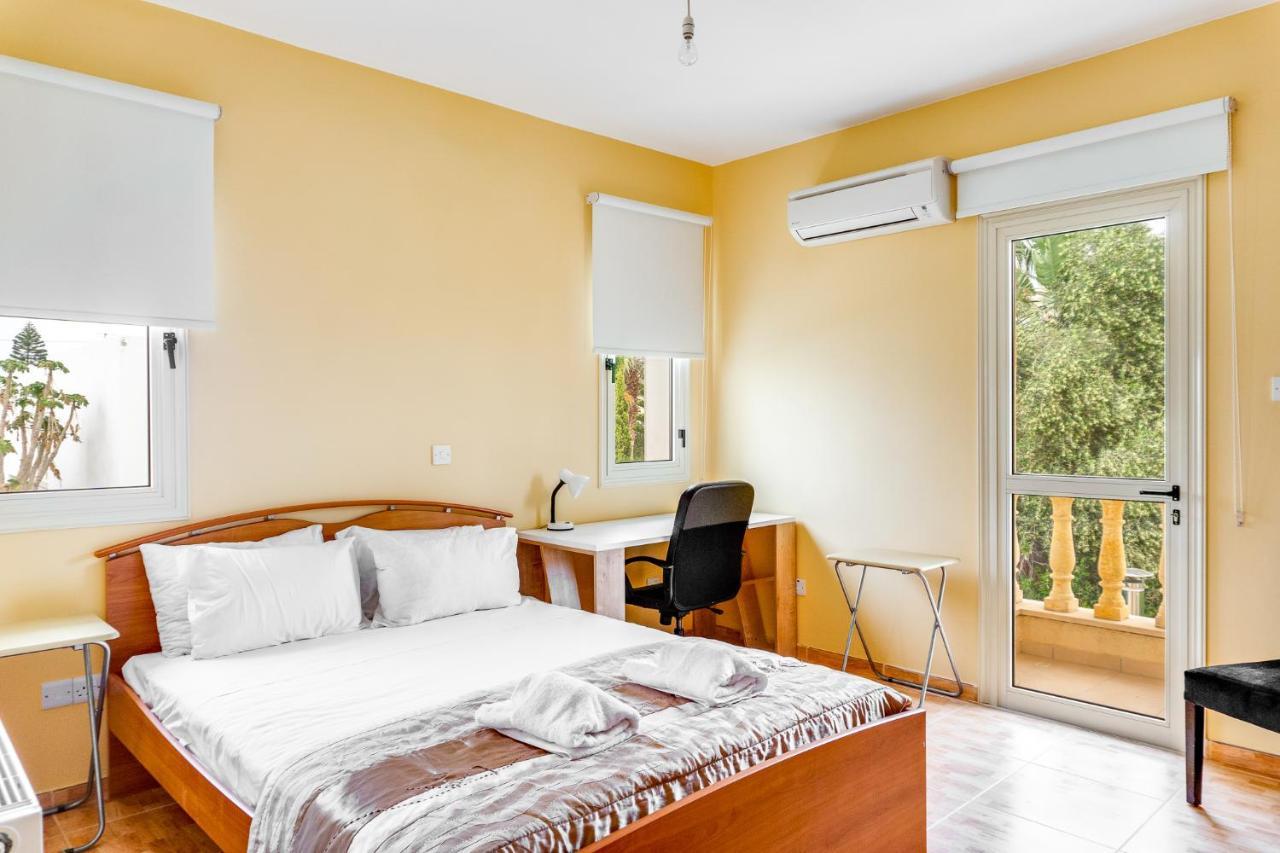 Villa Deja Blue By Ezoria Villas Коръл бей Екстериор снимка