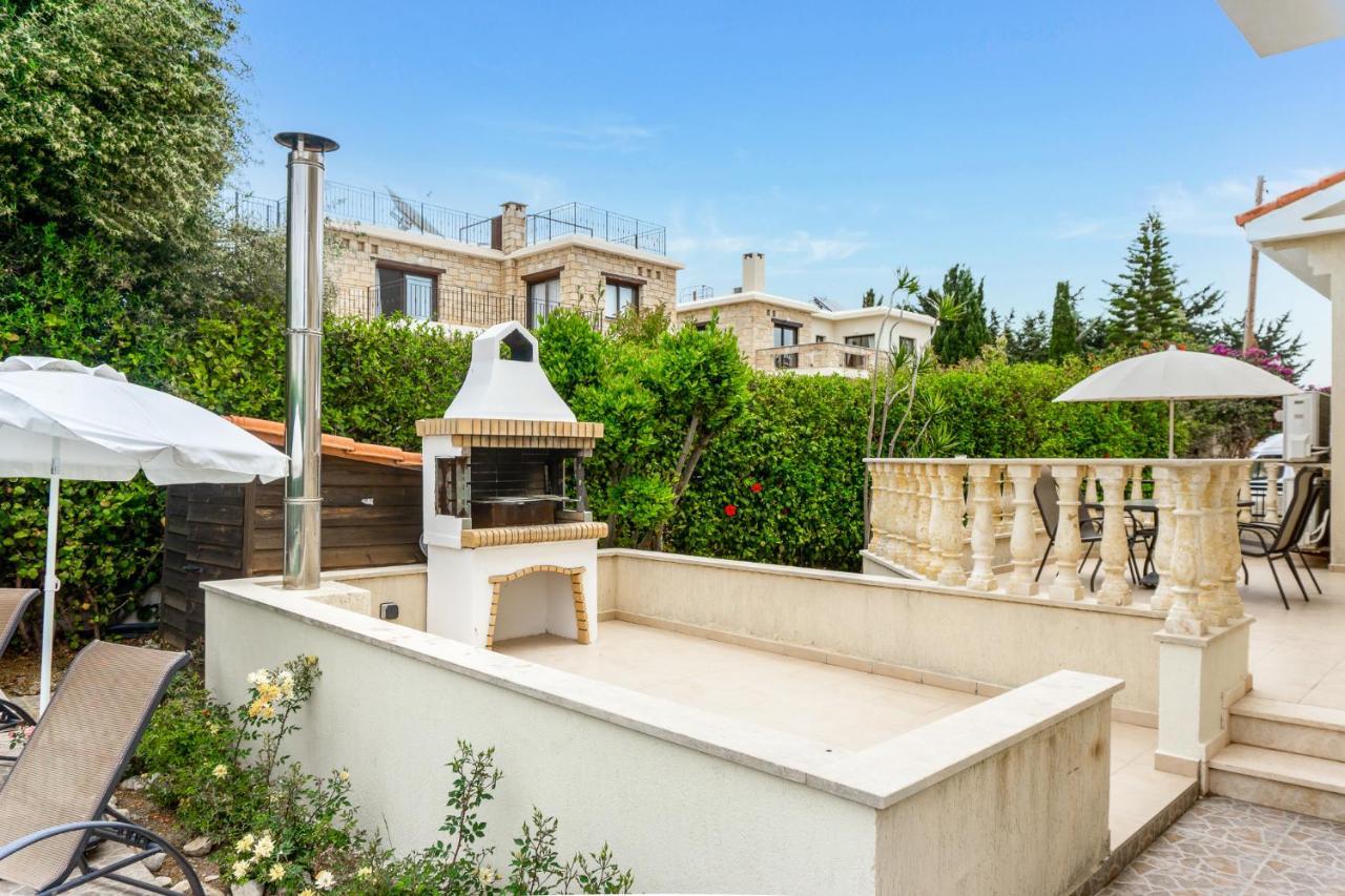 Villa Deja Blue By Ezoria Villas Коръл бей Екстериор снимка
