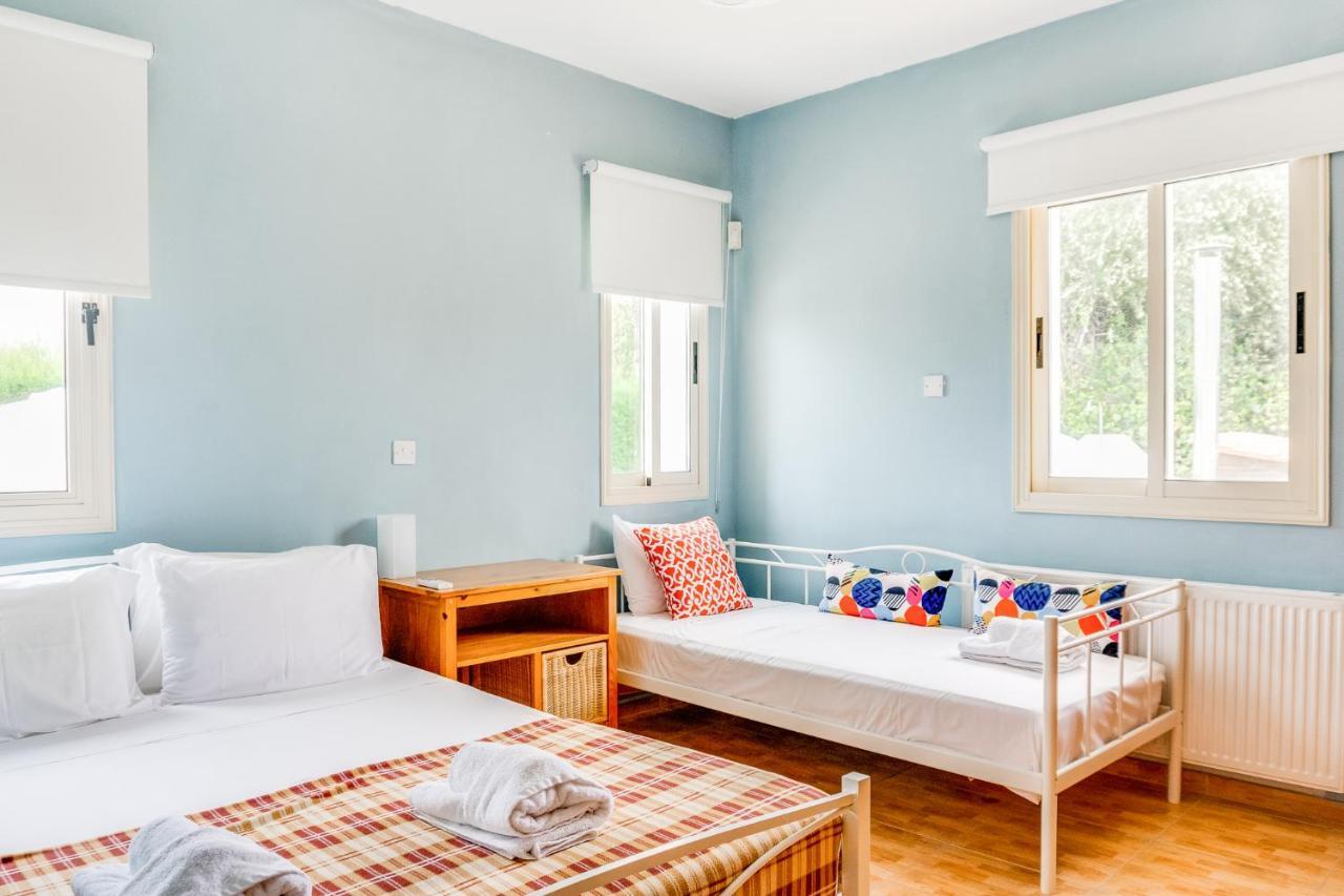 Villa Deja Blue By Ezoria Villas Коръл бей Екстериор снимка