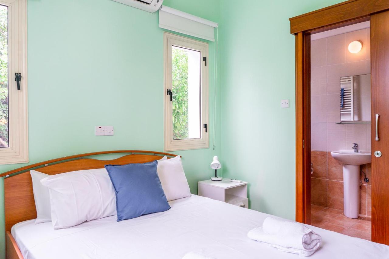 Villa Deja Blue By Ezoria Villas Коръл бей Екстериор снимка